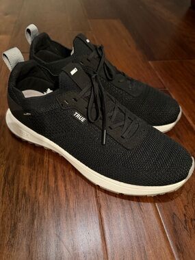 True Men's Black Knit Athletic Sneakers with White Sole